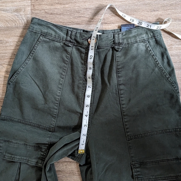 NWT H&M Utility Cargo Army Olive Green High Waisted Pant Size 6 - Picture 4 of 8